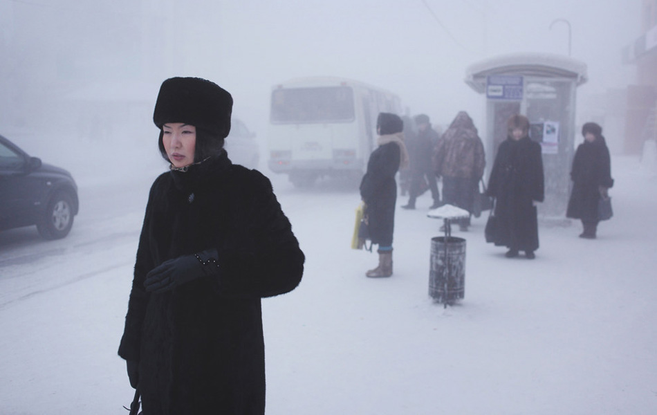 Коренное же население Якутии, более привычное к холодам, и по сей день формирует основной костяк населения Полюса холода.