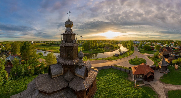 Самые посещаемые места в России туристами