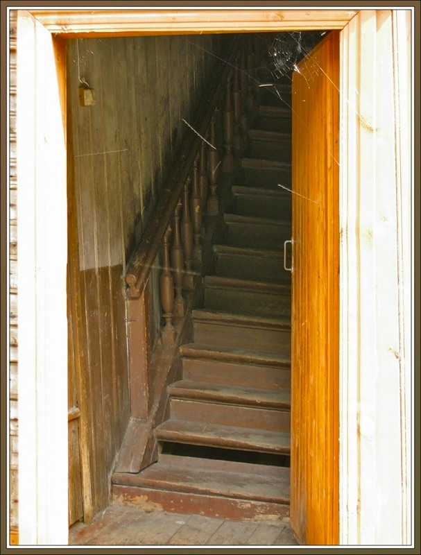 Подъезд в деревянном доме, Новая Ладога