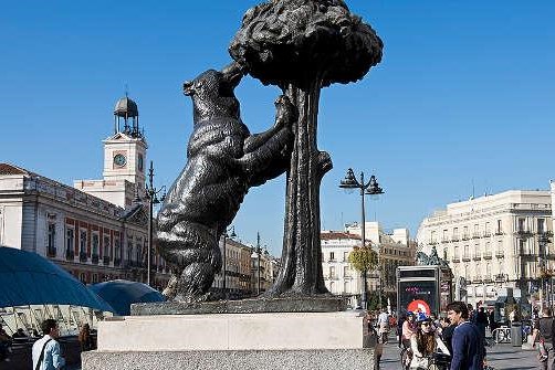 «Медведь с земляничным деревом» – один из символов Мадрида