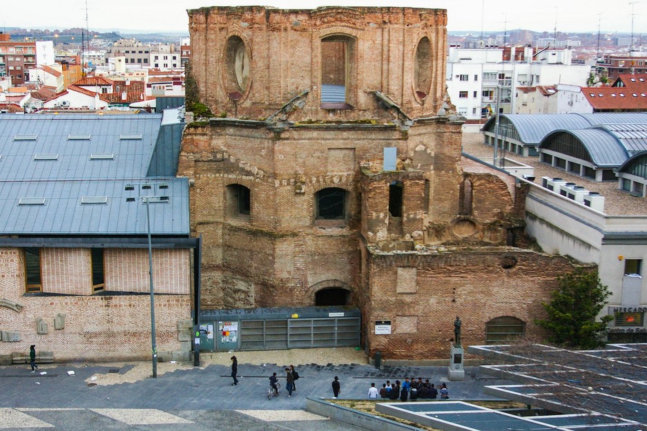 Руины Escuelas Pías («Школы Благочестия») – один из символов Lavapiés