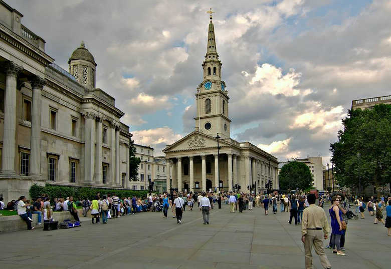 Церковь Святого Мартина на Трафальгарской площади в Лондоне