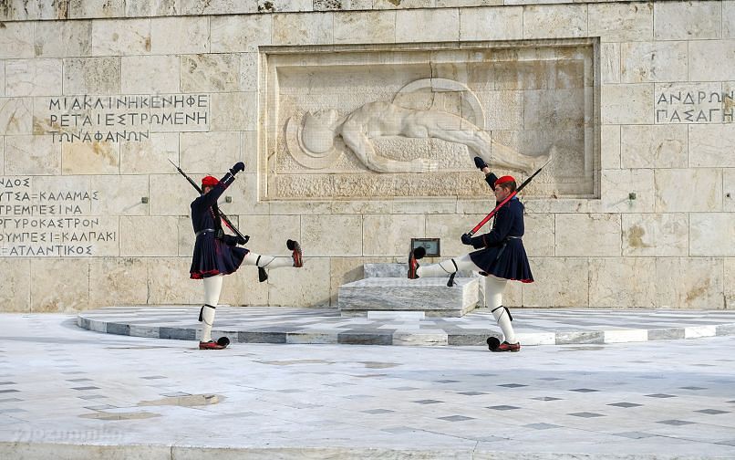 Греческие эвзоны в Афинах