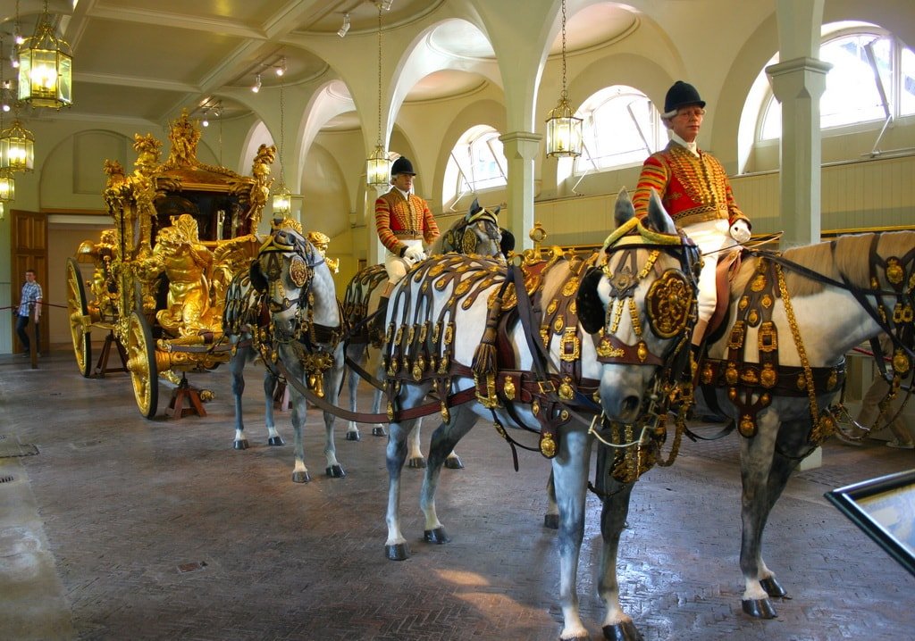 Королевские конюшни Букингемского дворца