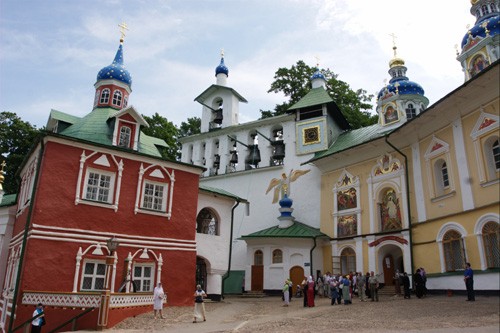 Псково-Печерский монастырь. Фото
